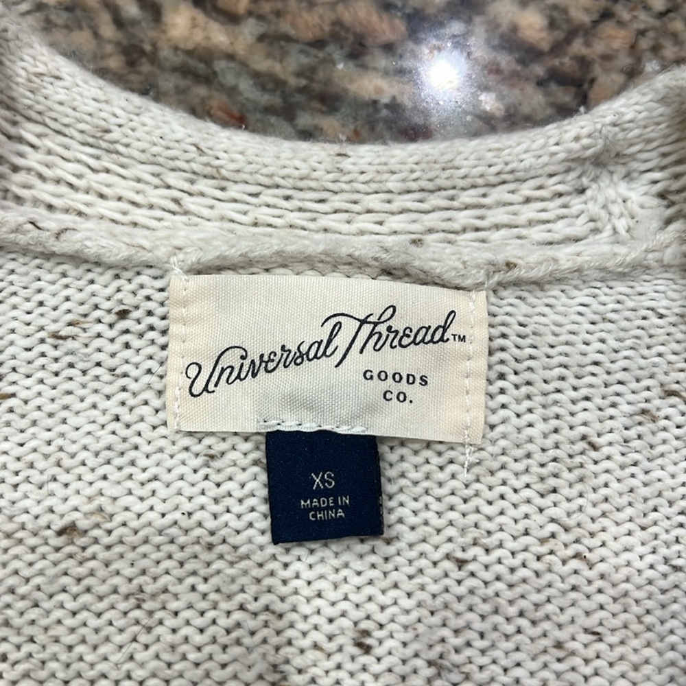 Universal Thread Sweater - Picture 4 of 5
